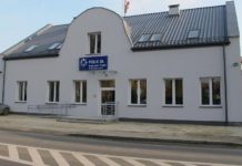 Uczciwy znalazca oddał telefon policjantom