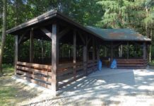 Kolejny etap budowy wiaty na Zasolu zakończony