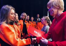 Ratownicy z PZ6 otrzymali od Starosty niezbędny do nauki sprzęt