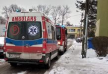 Głos „ratunku” dochodził za zamkniętych drzwi- strażacy OSP Brzeszcze udzielili niezbędnej pomocy