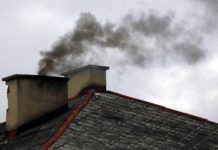 Zgłoś sąsiada, który kopci z komina –  formularz Ekointerwencji już dostępny