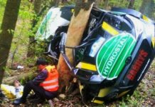 Wypadek brzeszczańskiego rajdowca- Zbigniew Gabryś i pilot Artur Natkaniec trafili do szpitala -FILM-