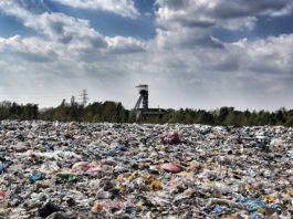 Mieszkańcy mają dość odoru ze składowiska. Burmistrz unika odpowiedzi. Coraz bliżej protestu