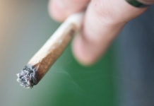 Jechał po zażyciu marihuany, w kieszeni miał “na później”