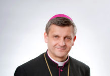 Bp Pindel: Wykażmy daleko idącą samodyscyplinę pozostając w domach