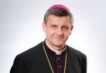Biskup Roman Pindel zarażony koronawirusem