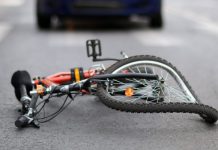 Potracenie rowerzysty na ul. Piastowskiej w Brzeszczach