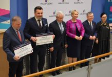 Fundusze dla szkół na sprzęt komputerowy i zajęcia pozalekcyjne