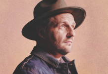 Ośrodek Kultury w Brzeszczach – “INTYMNIE” – akustyczny koncert na głos, gitarę i kontrabas. PAWEŁ DOMAGAŁA.