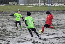 Mroźny sparing jawiszowickich Żaków