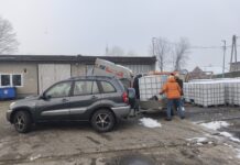 Mieszkańcy odebrali zbiorniki na deszczówkę